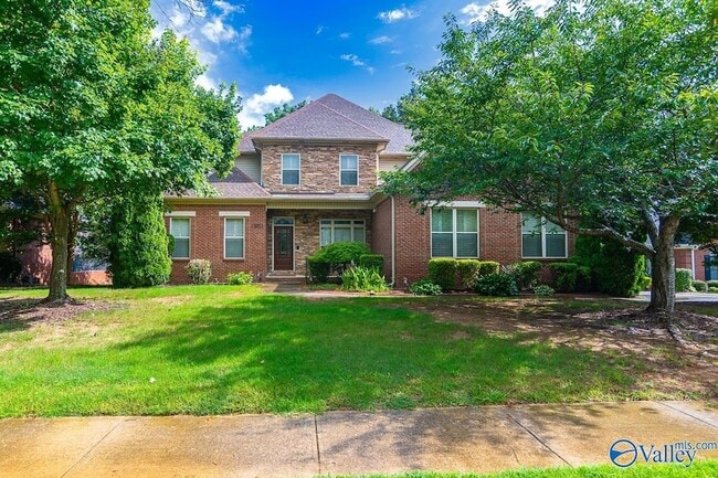 property at 305 Walden Glen Ct