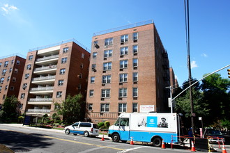 Kendall Hall Apartments in Flushing, NY - Building Photo - Building Photo