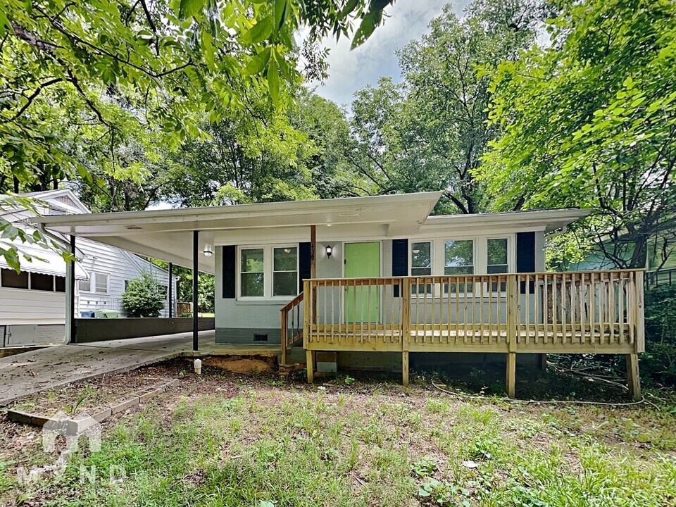 433 W Lake Ave NW in Atlanta, GA - Building Photo