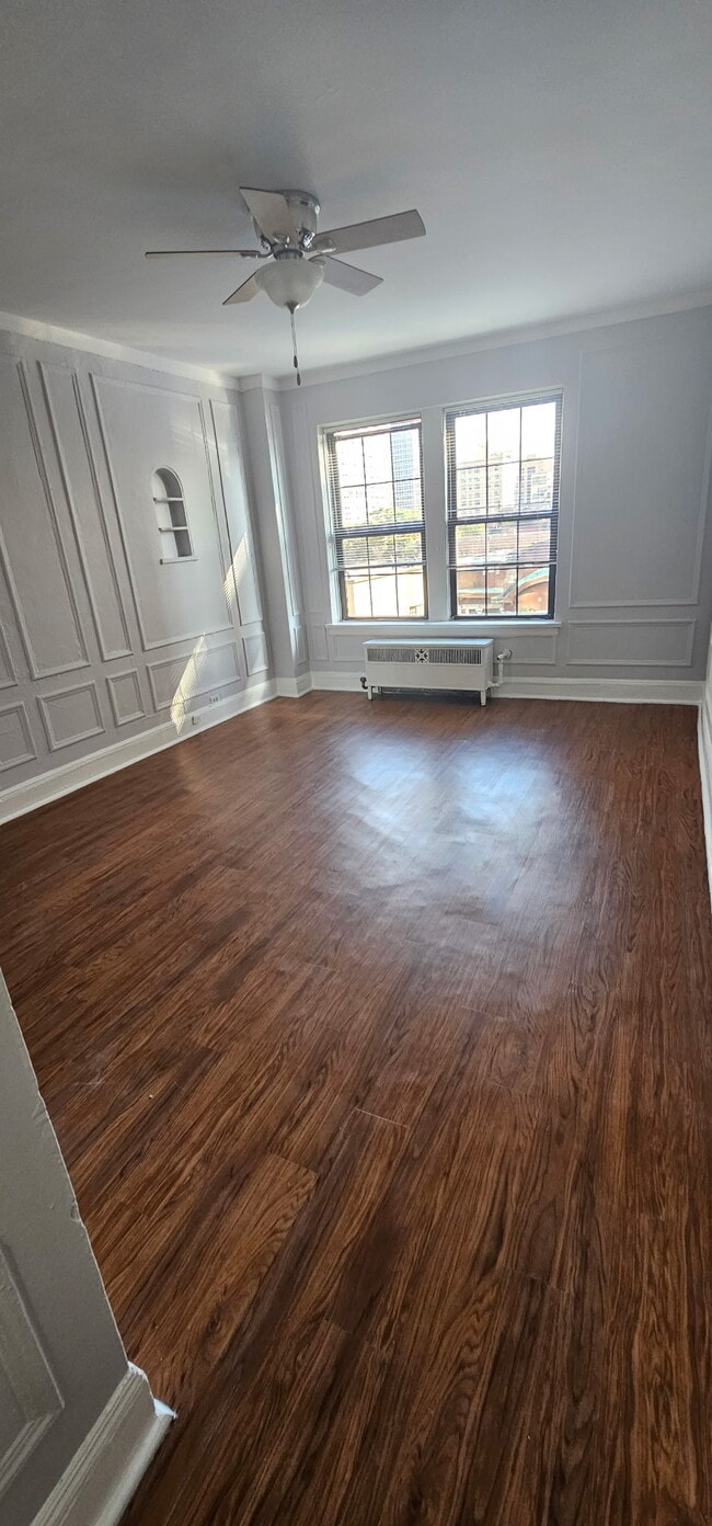 429 W Wellington Ave, Unit 434-601 in Chicago, IL - Building Photo - Building Photo