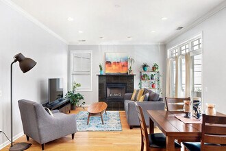 621 W Barry Ave in Chicago, IL - Building Photo - Building Photo