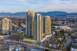 King's Crossing One in Burnaby, BC - Building Photo - Building Photo