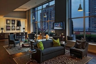 Washington Street, Unit 16B in New York, NY - Foto de edificio - Building Photo