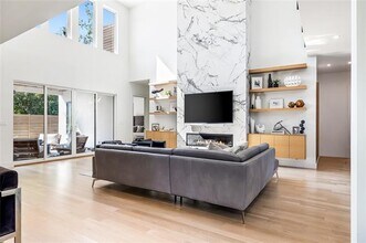 9943 Coppedge Ln in Dallas, TX - Building Photo - Building Photo