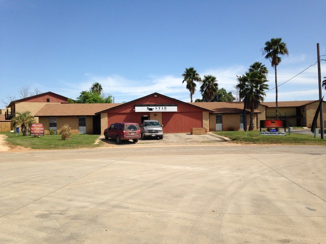 Summer Hill Apartments in Cotulla, TX - Building Photo - Building Photo