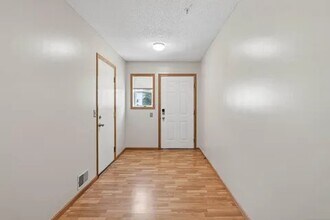 10708 Tamarack St NW in Coon Rapids, MN - Building Photo - Building Photo