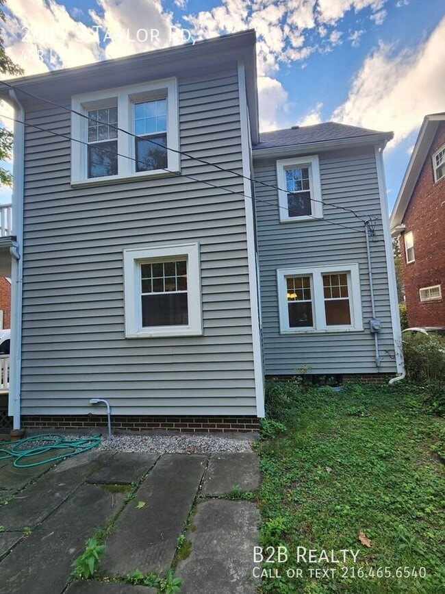 2605 S Taylor Rd in Cleveland Heights, OH - Building Photo - Building Photo