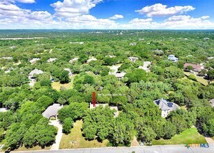 8815 Cherokee Path in Garden Ridge, TX - Foto de edificio - Building Photo