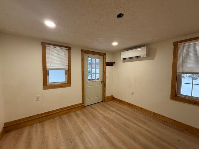 property at 192 Dorrs Corner Rd