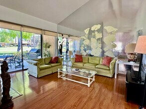 316 Sierra Madre S in Palm Desert, CA - Building Photo - Building Photo