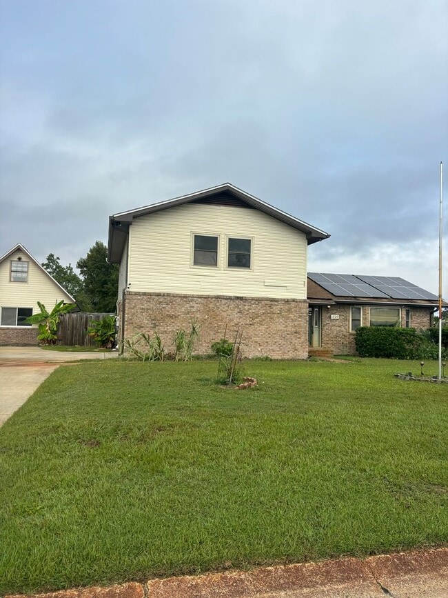 property at 1520 Belmont Blvd