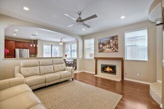 10419 Paradisio Pl in San Diego, CA - Building Photo - Building Photo