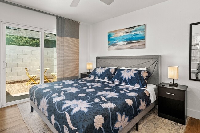 1110 E Polk St