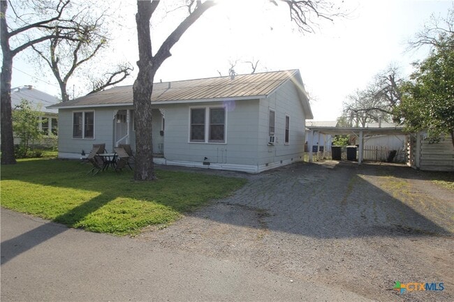 property at 669 Roosevelt St
