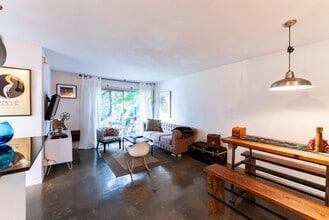 256 S La Fayette Park Pl, Unit 111 in Los Angeles, CA - Building Photo - Building Photo