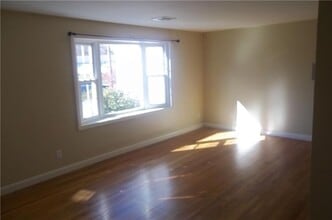 80 Forest Park Dr in North Kingstown, RI - Building Photo - Building Photo