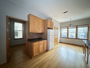 2136 W Chicago Ave in Chicago, IL - Building Photo - Building Photo