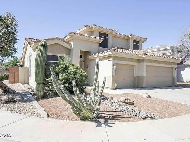 15620 N 14th Dr in Phoenix, AZ - Foto de edificio - Building Photo