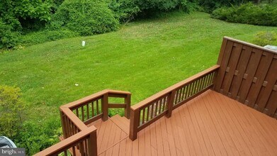 10912 Brewer House Rd in Rockville, MD - Building Photo - Building Photo