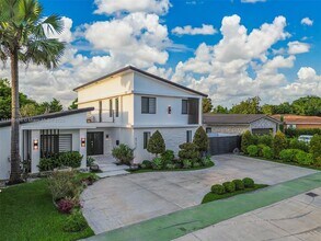 8761 SW 56th St in Miami, FL - Building Photo - Building Photo