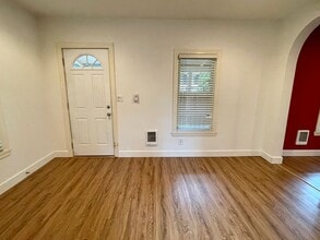 7116 SE Steele St in Portland, OR - Building Photo - Building Photo