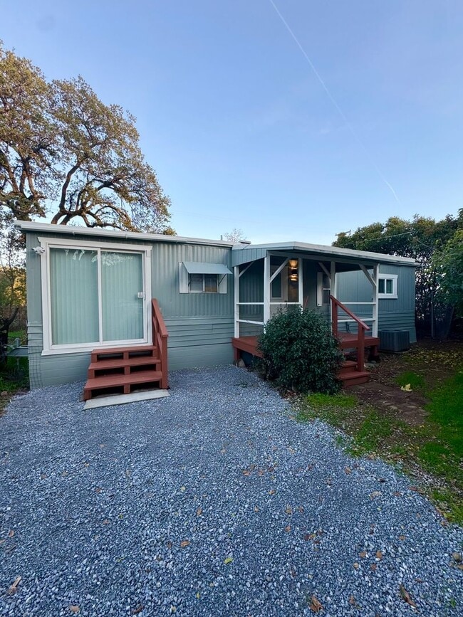 14681 Spring Branch Rd in Redding, CA - Building Photo - Building Photo