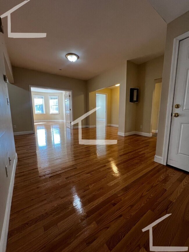 49 St Mary's St in Brookline, MA - Building Photo - Building Photo