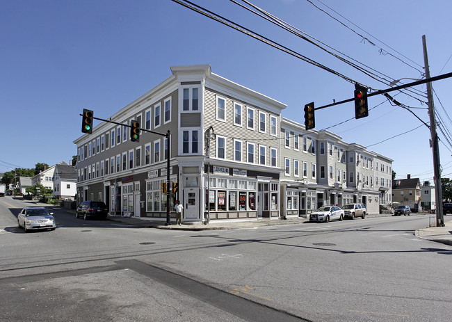 258-266 School St in Lowell, MA - Building Photo - Building Photo