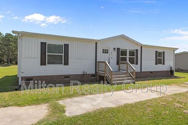 141 Pioneer Ct in Lillington, NC - Foto de edificio - Building Photo