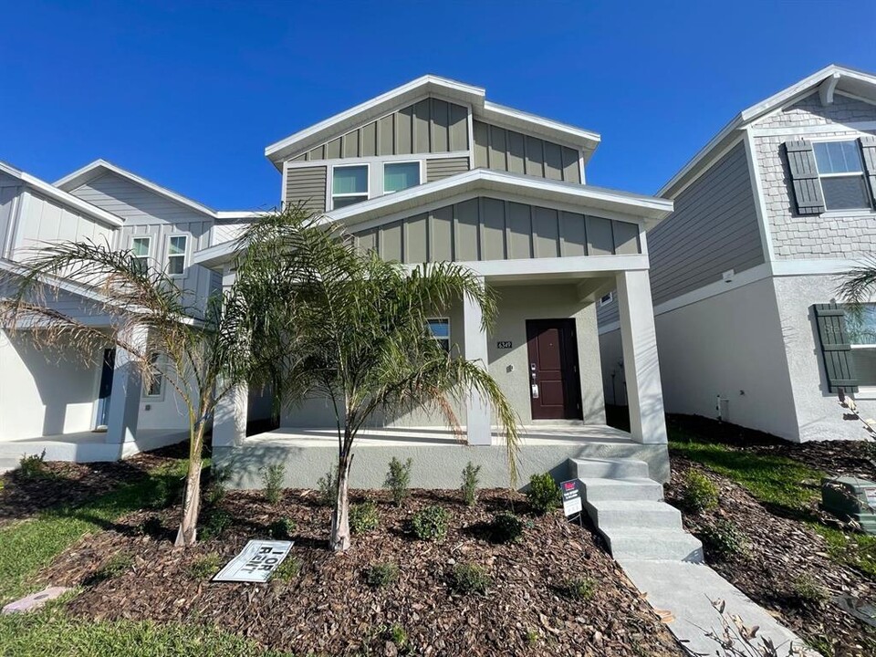 6349 Blissful St in Clermont, FL - Foto de edificio