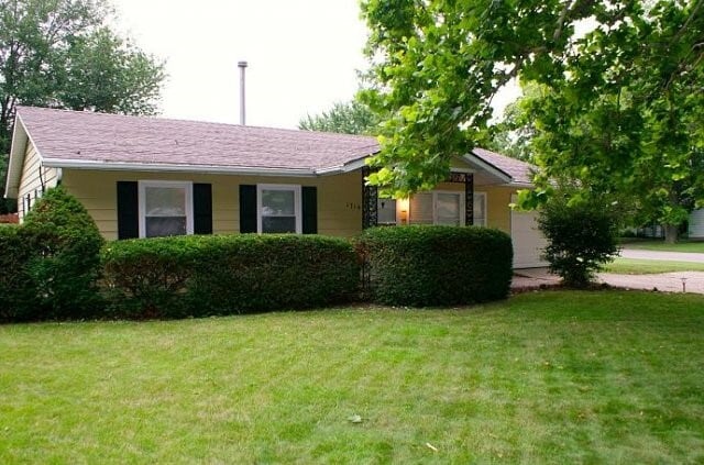 property at 1714 Crescent Dr