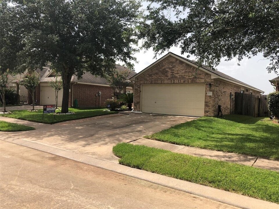 20134 Bluecreek Ridge in Katy, TX - Foto de edificio