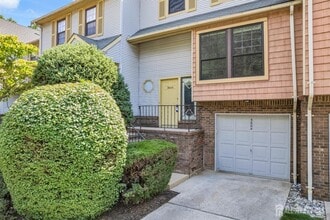3604 Springbrook Dr in Edison, NJ - Building Photo - Building Photo