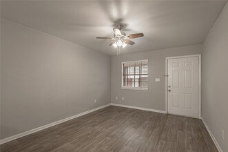 600 Palm St in Huntsville, TX - Building Photo - Building Photo