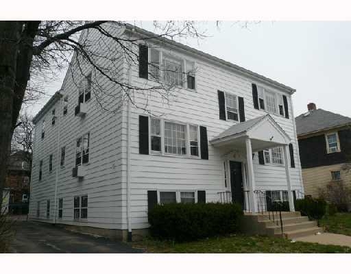 102 S Angell St in Providence, RI - Foto de edificio - Building Photo