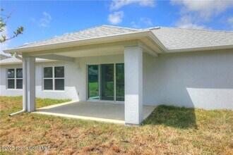 1126 Laconia St in Sebastian, FL - Building Photo - Building Photo