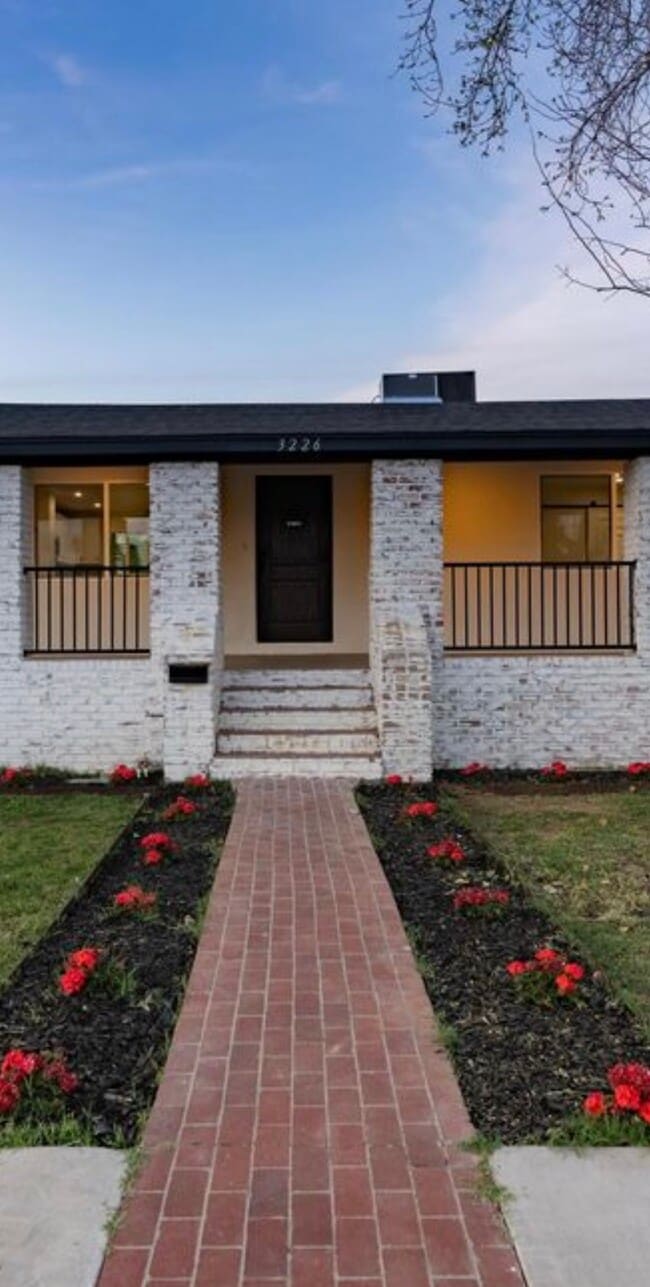 3226 E Virginia Ave, Unit 1st