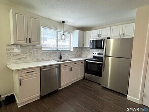 39 Horton Hill Rd in Naugatuck, CT - Building Photo - Building Photo