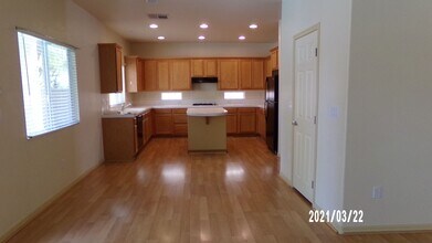784 San Jacoma Pl in Las Vegas, NV - Building Photo - Building Photo