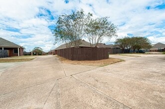 8740 Lindsey Ln in Montgomery, AL - Building Photo - Building Photo