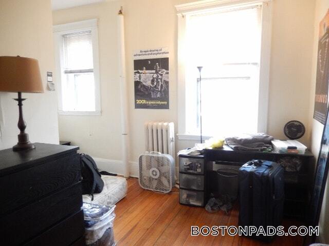 447 Park Dr in Boston, MA - Building Photo