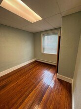 165 Cottage St in Boston, MA - Foto de edificio - Building Photo