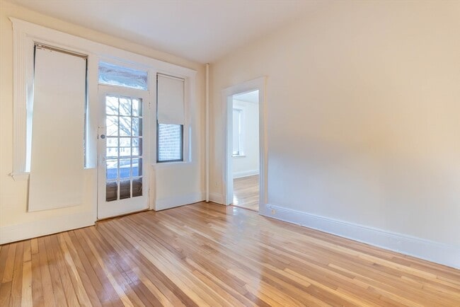 25 Mount Hood Rd, Unit 2 in Boston, MA - Building Photo - Building Photo