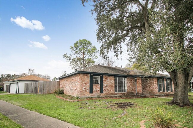 10534 Huntington Wood Dr in Houston, TX - Building Photo - Building Photo