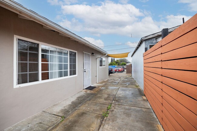 3063 Webster Ave in San Diego, CA - Building Photo - Building Photo