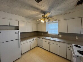 9112 Akron Ave in Lubbock, TX - Building Photo - Building Photo