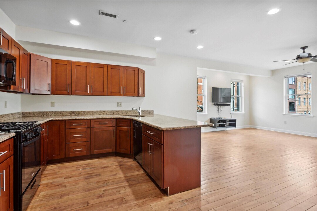 1935 N 18th St in Philadelphia, PA - Building Photo