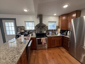 413 S Aurora St in Ithaca, NY - Building Photo