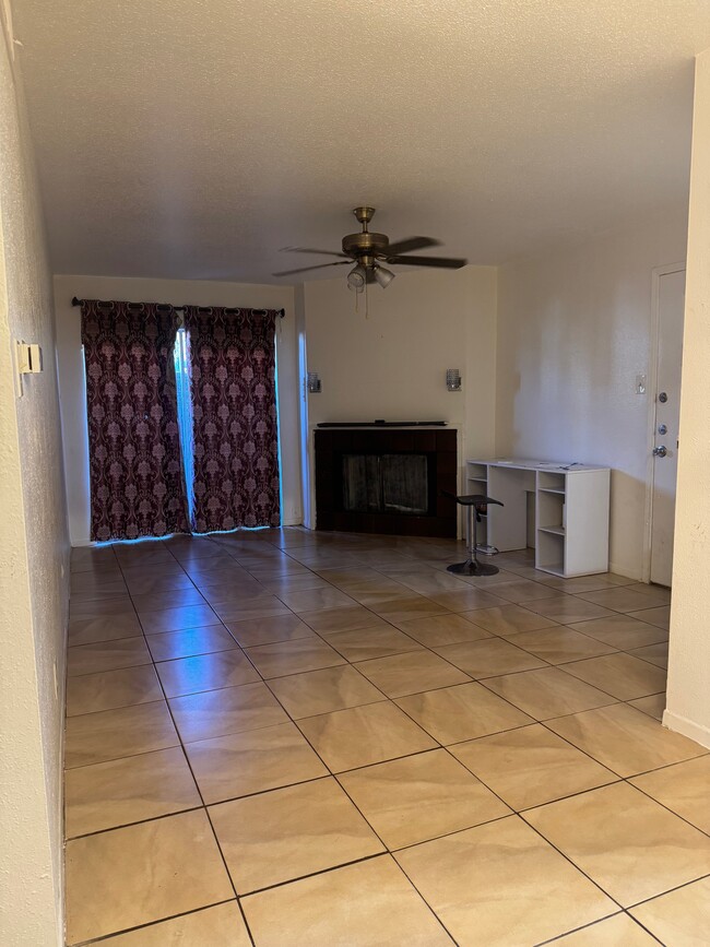 9350 Country Creek Dr, Unit 46 in Houston, TX - Building Photo - Building Photo