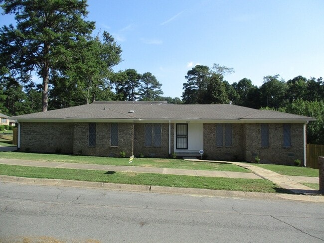 8705 Labette Dr